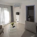 Mitos Aparthotel 3*