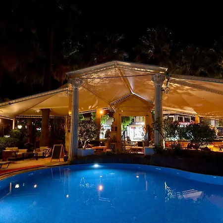Mitos Aparthotel 3*